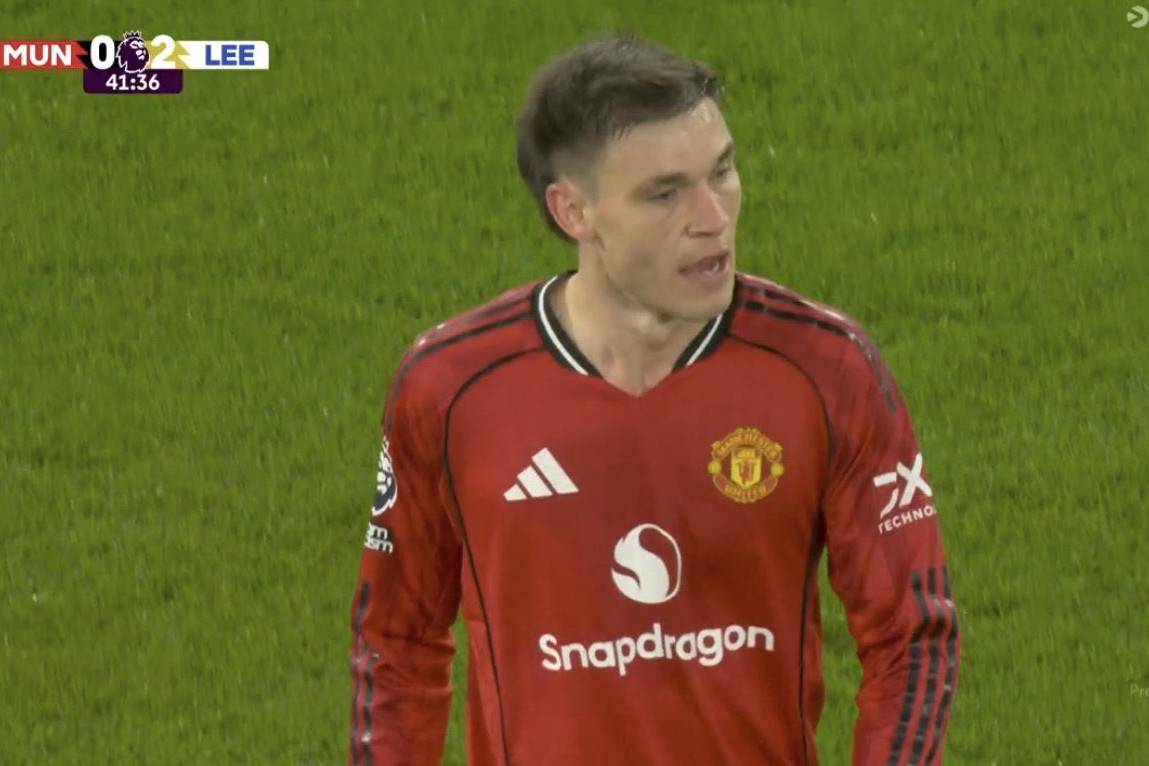 曼联隐形后腰遭基恩怒骂!曝拉爵愿亏1500万清洗,转会谈判已开启